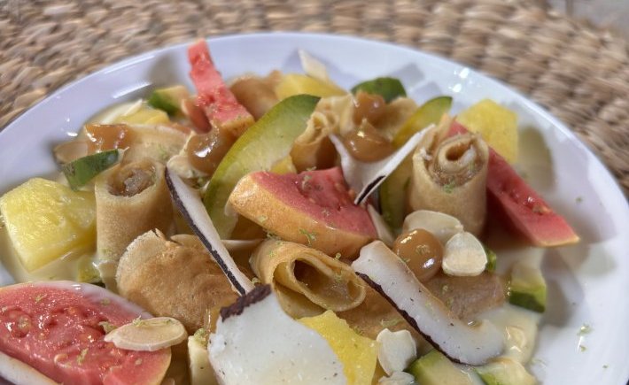 CRÊPE GOURMANDE CONFITURE ET FRUITS FRAIS