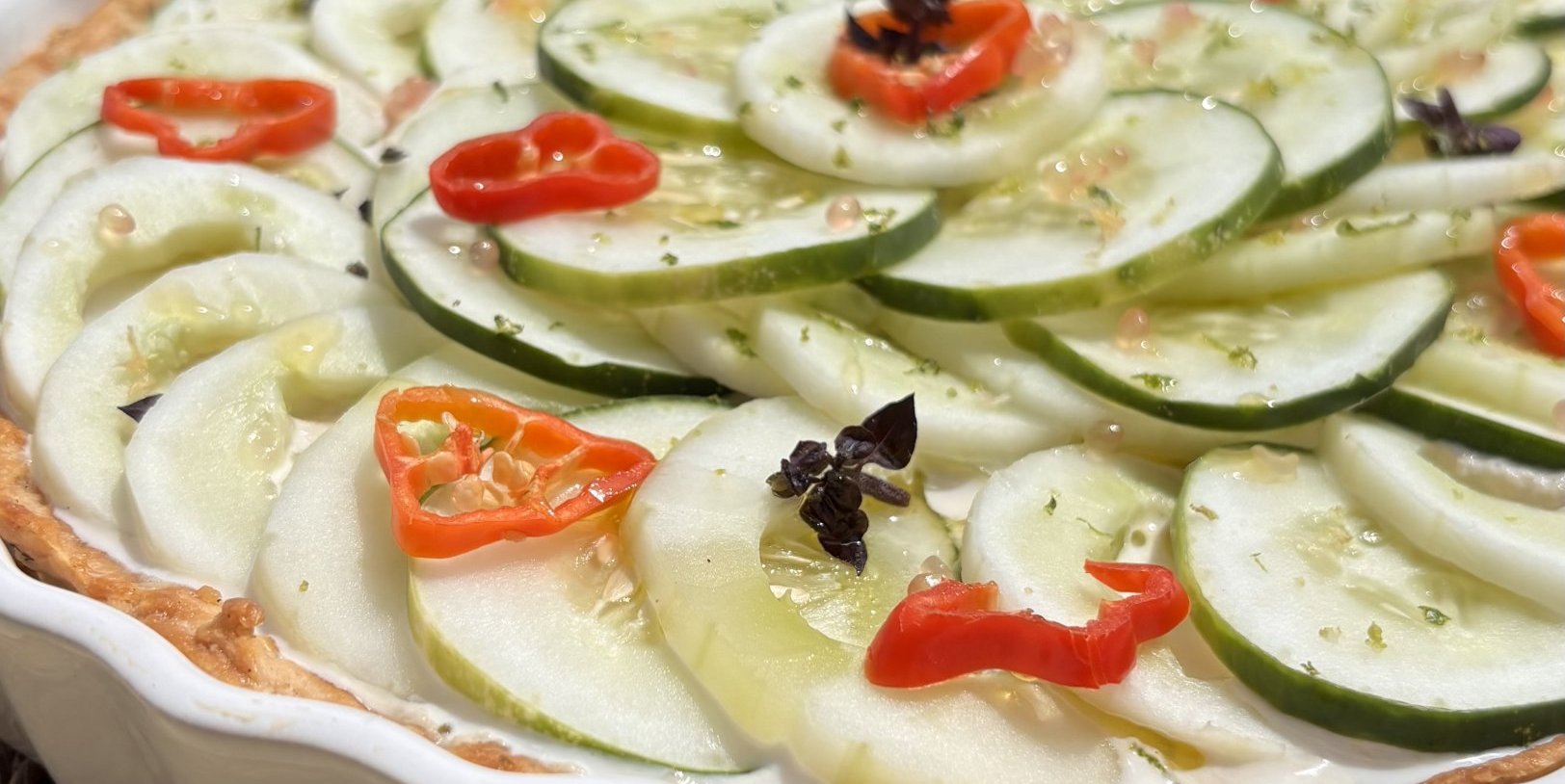 TARTE FROIDE AU CONCOMBRE, RILLETTE DE DORADE AU PIMENT DOUX