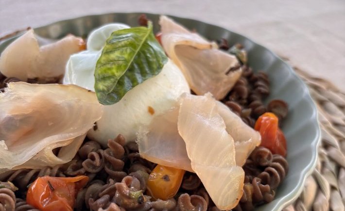Salade de pâtes, Tomates Burrata et Marlin fumé
